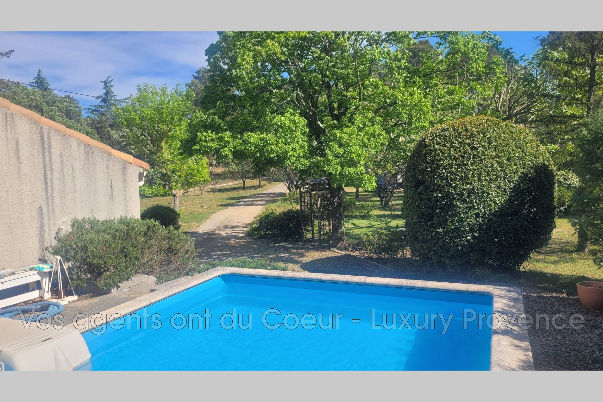 Photo 3 — LUXURY PROVENCE