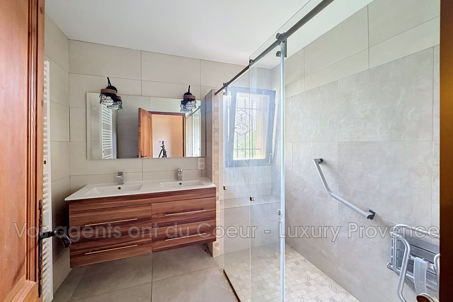 Photo 10 — LUXURY PROVENCE