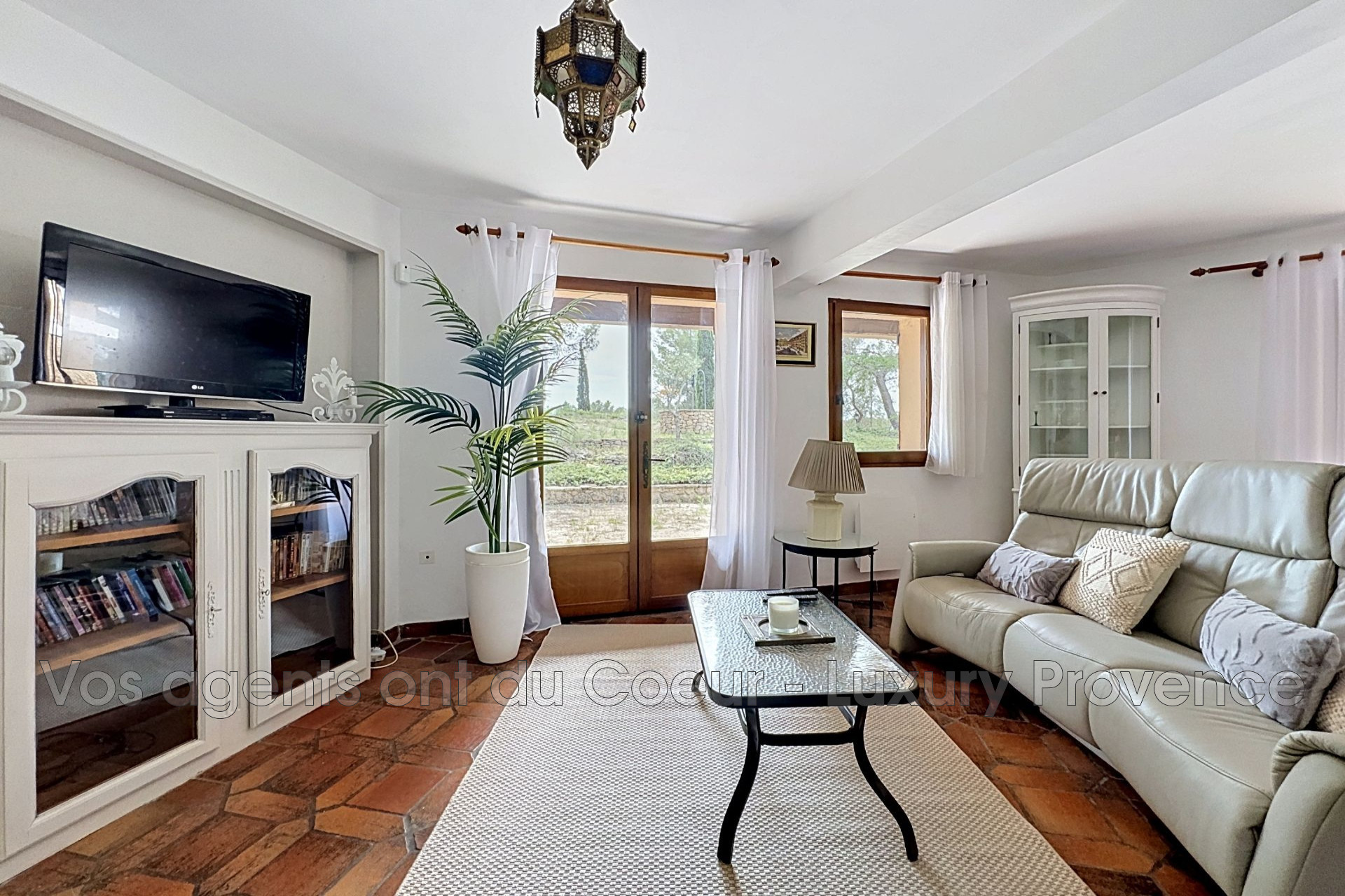 Photo 4 — LUXURY PROVENCE