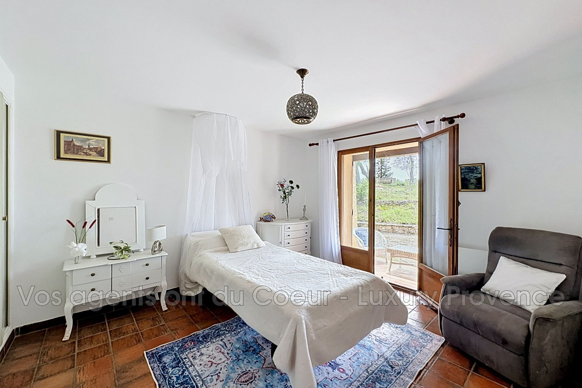 Photo 9 — LUXURY PROVENCE