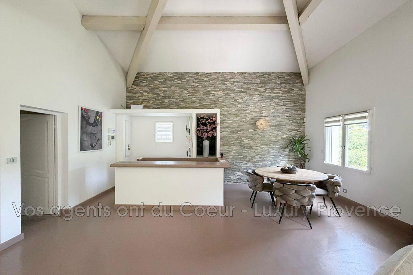 Photo 7 — LUXURY PROVENCE