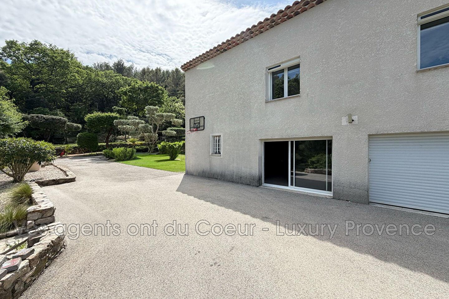 Photo 4 — LUXURY PROVENCE