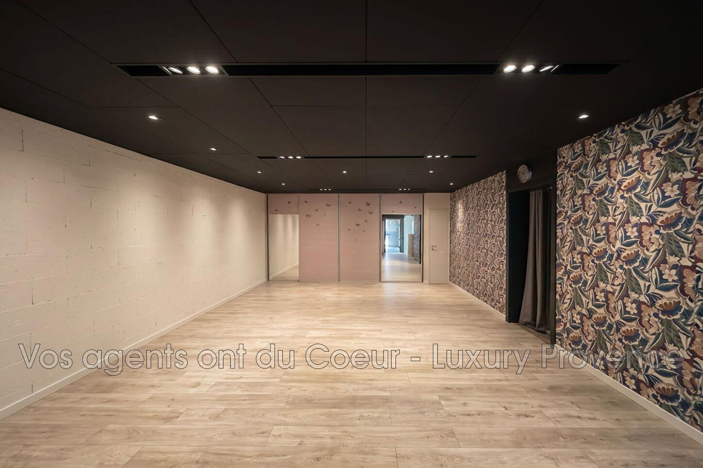 Photo 16 — LUXURY PROVENCE