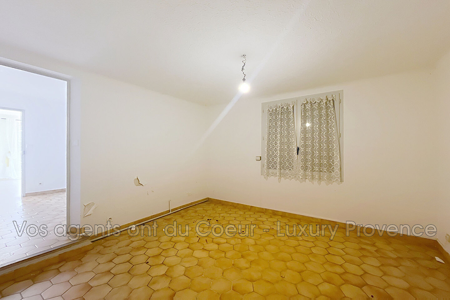 Photo 4 — LUXURY PROVENCE
