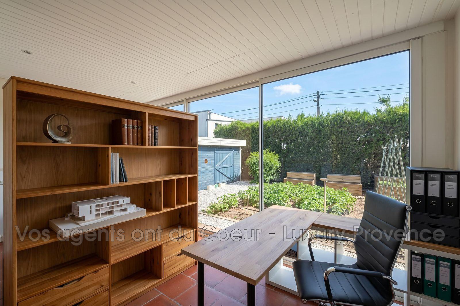 Photo 4 — LUXURY PROVENCE