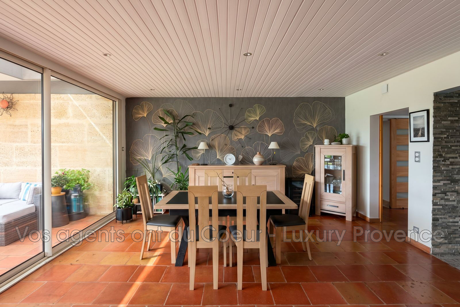 Photo 2 — LUXURY PROVENCE