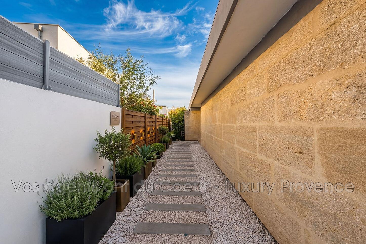 Photo 12 — LUXURY PROVENCE