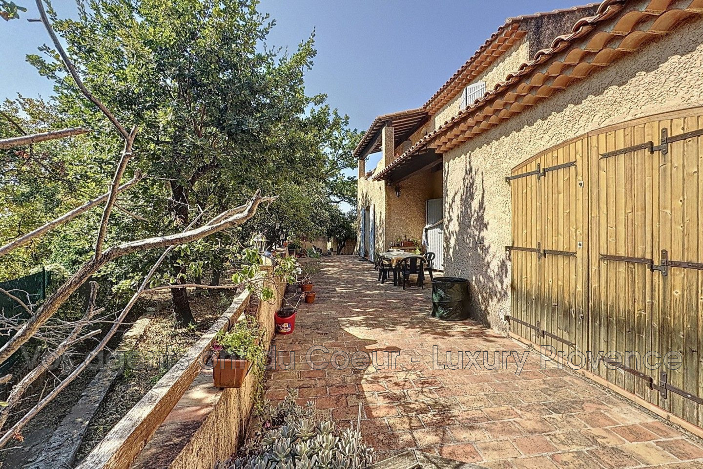 Photo 17 — LUXURY PROVENCE