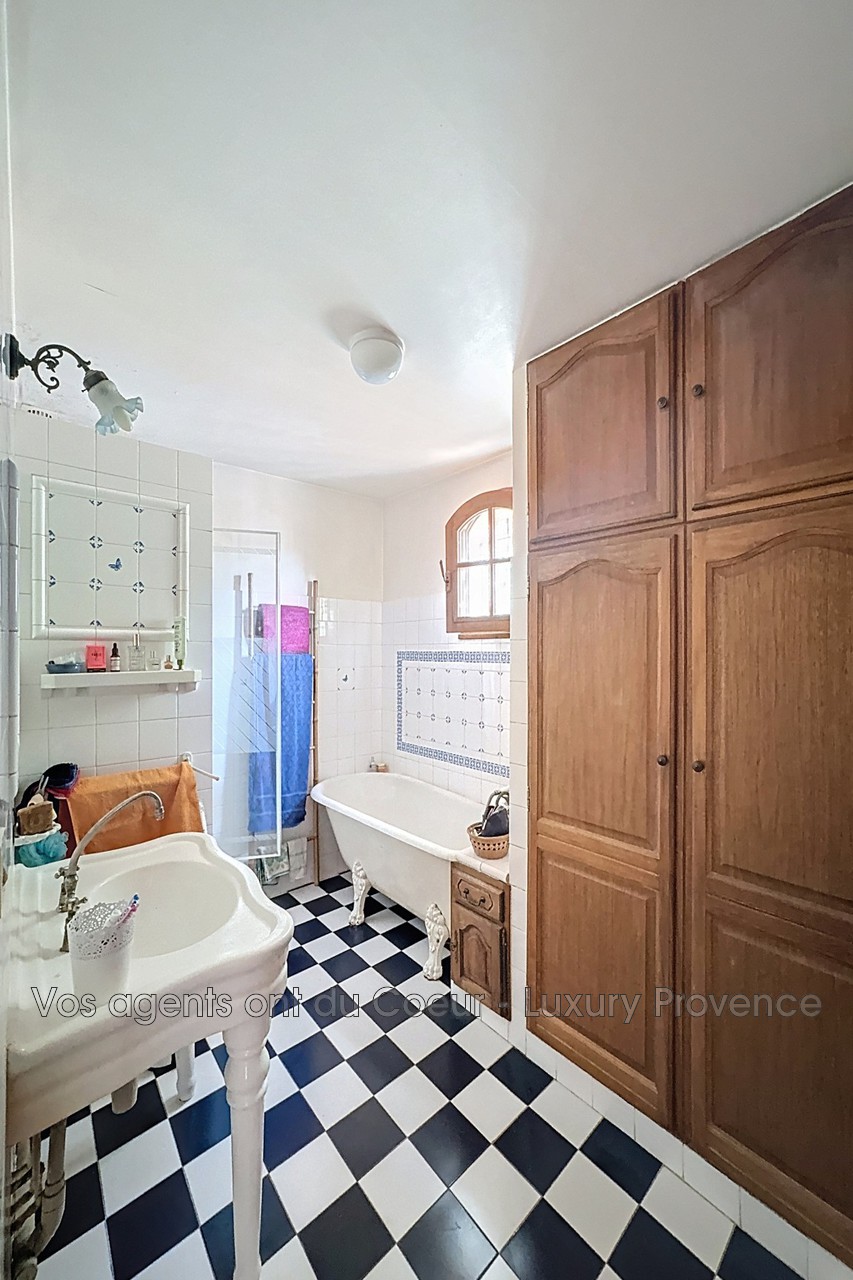 Photo 12 — LUXURY PROVENCE