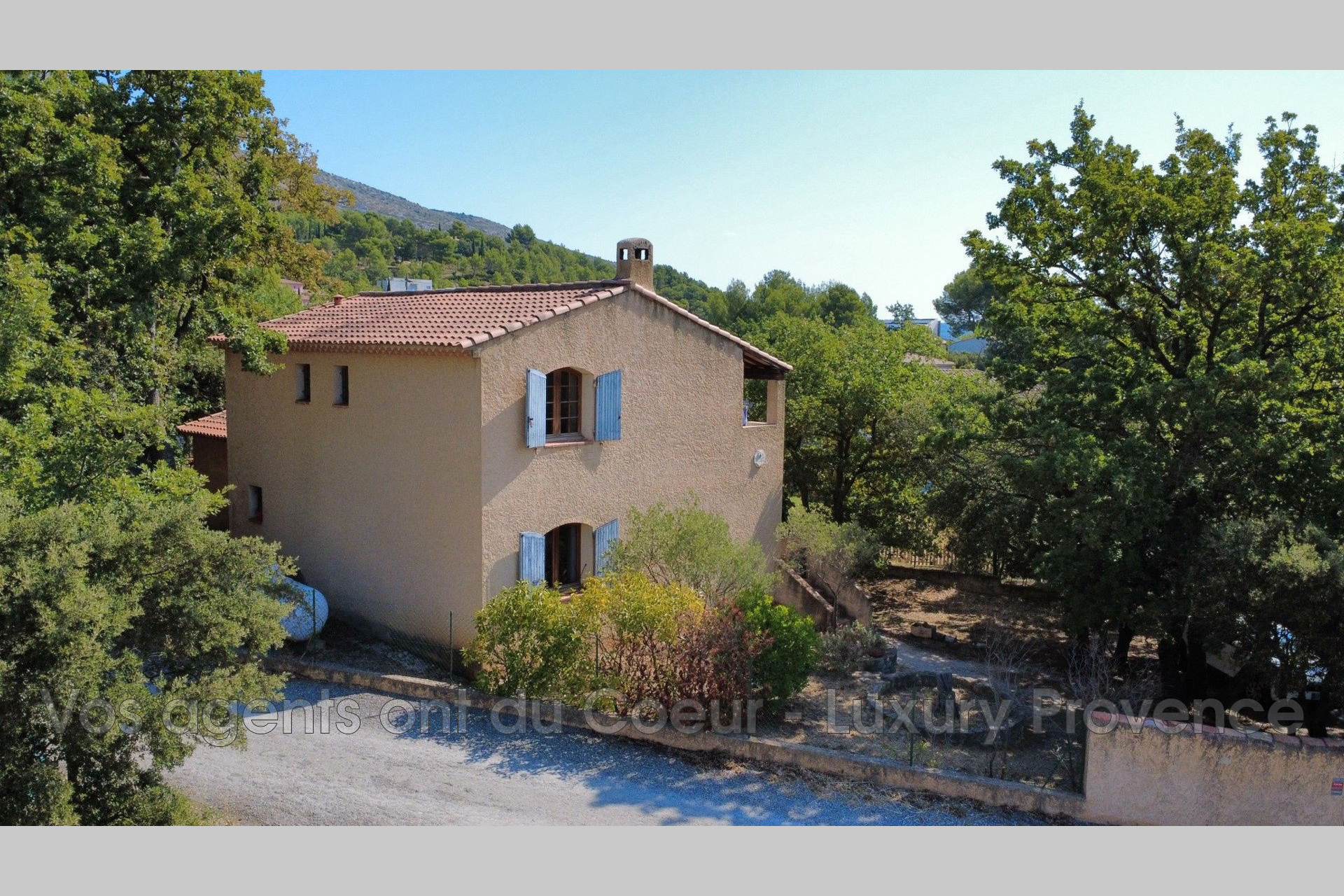 Photo 2 — LUXURY PROVENCE