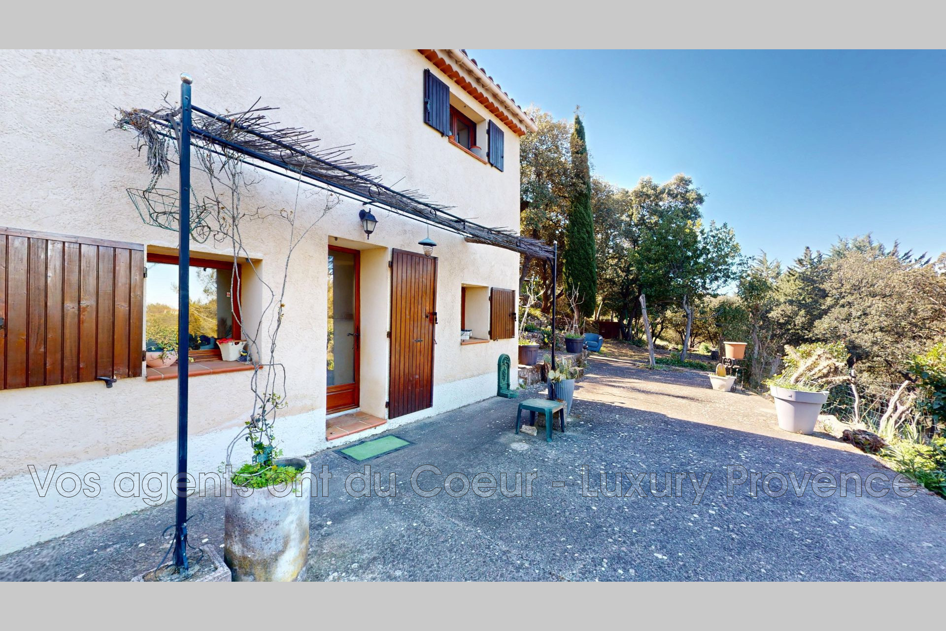 Photo 6 — LUXURY PROVENCE
