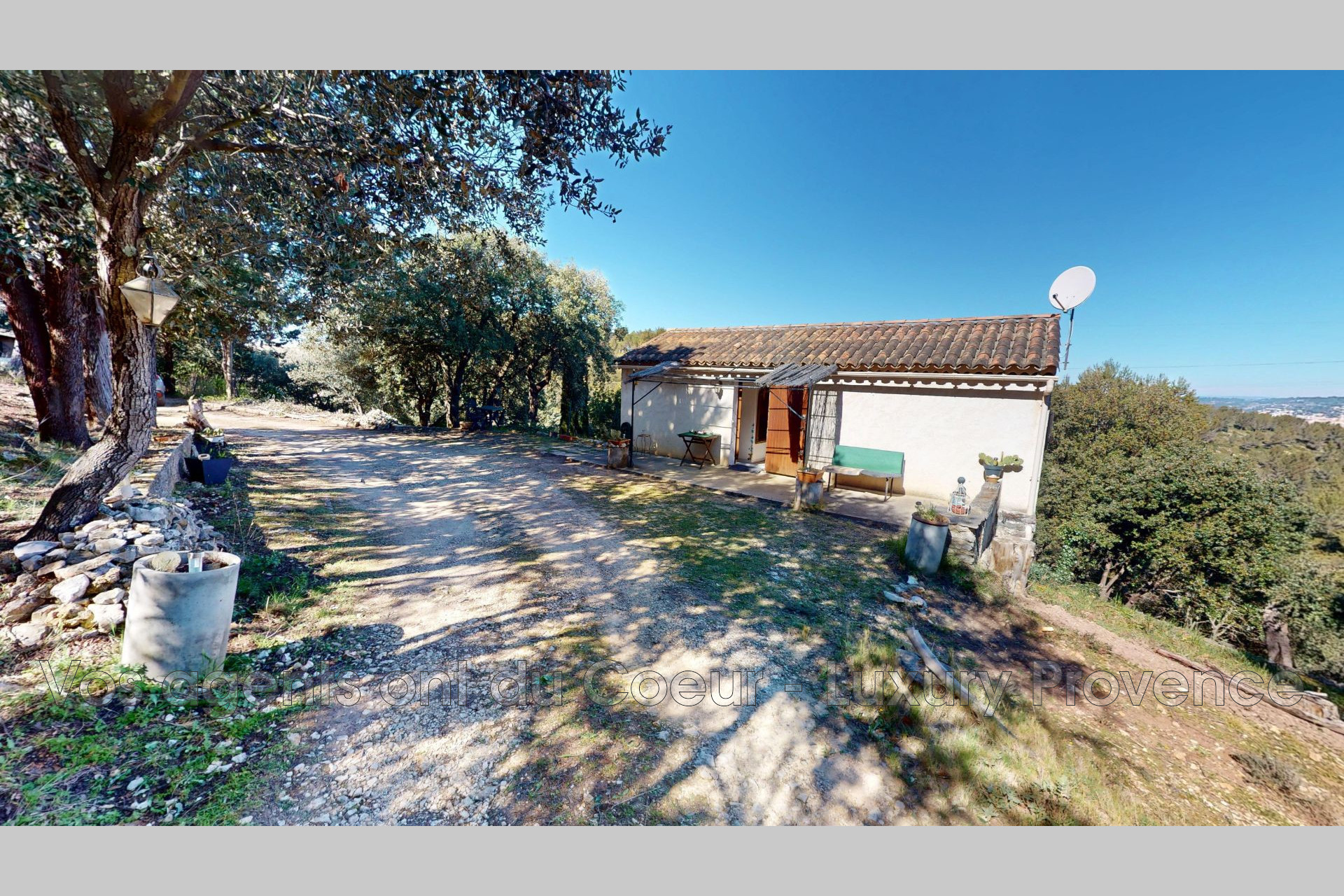 Photo 3 — LUXURY PROVENCE