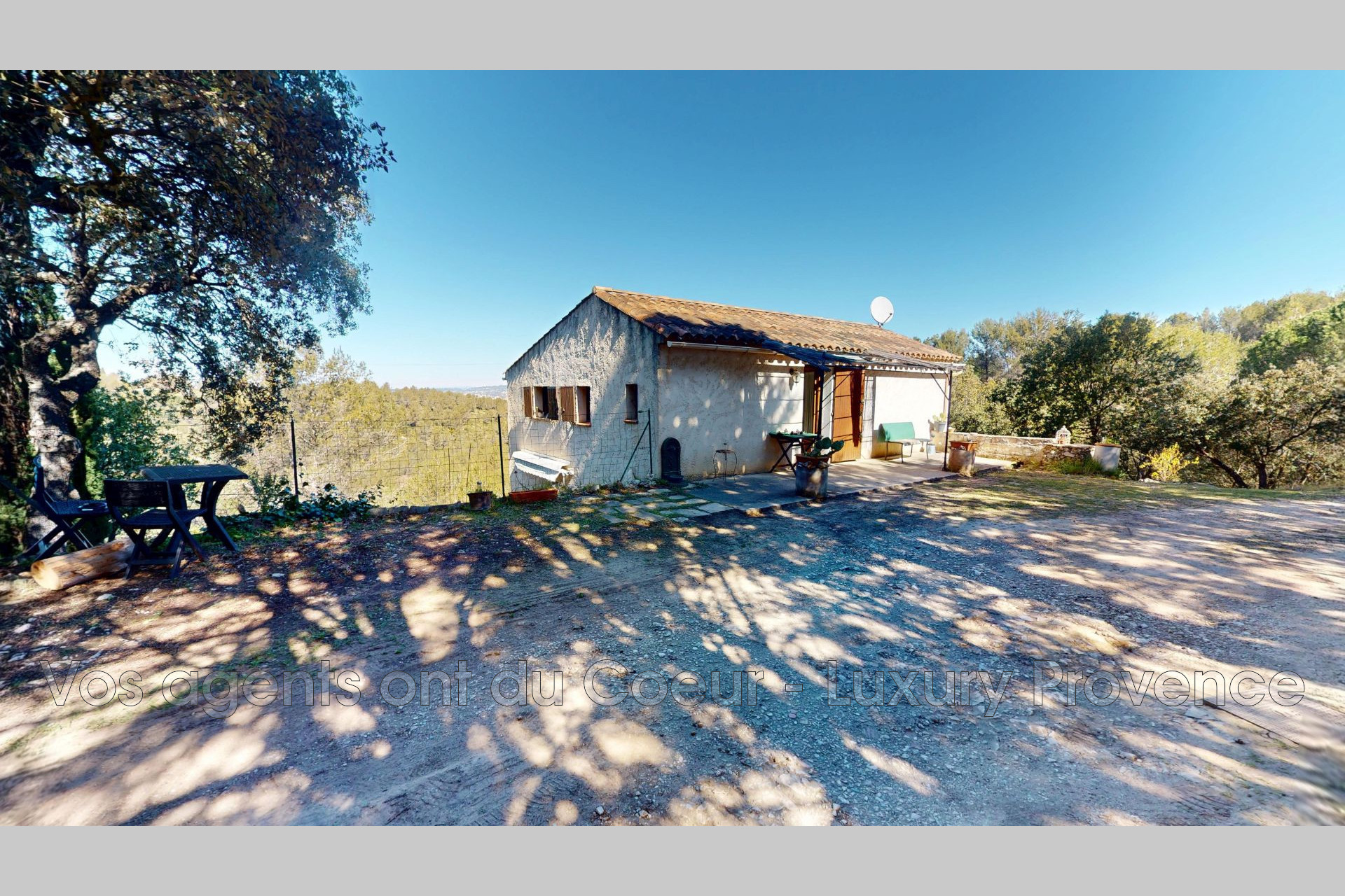 Photo 2 — LUXURY PROVENCE