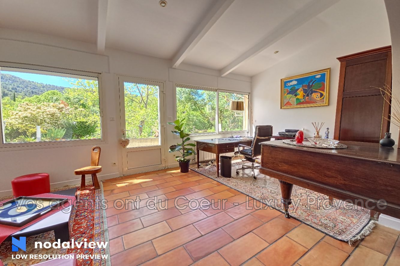 Photo 3 — LUXURY PROVENCE