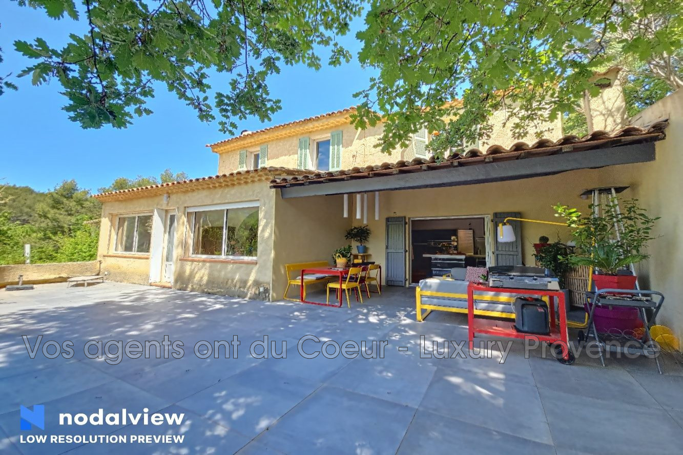 Photo 2 — LUXURY PROVENCE