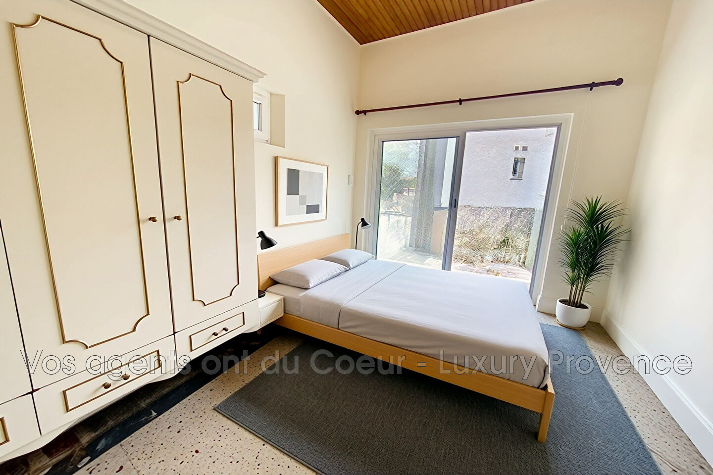 Photo 5 — LUXURY PROVENCE
