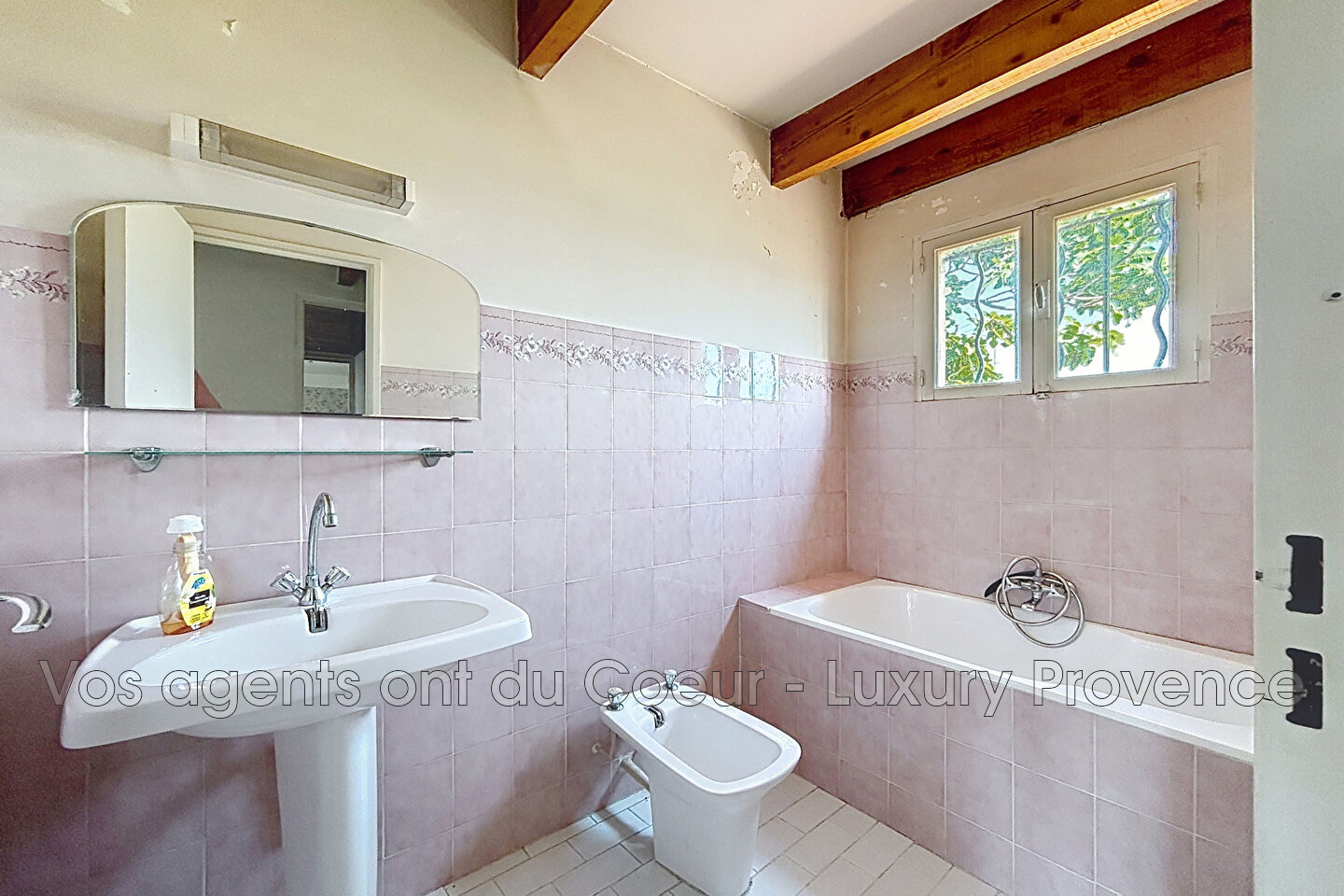Photo 11 — LUXURY PROVENCE
