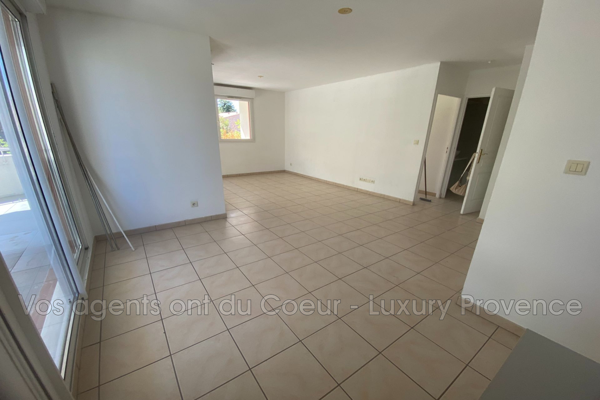 Photo 2 — LUXURY PROVENCE
