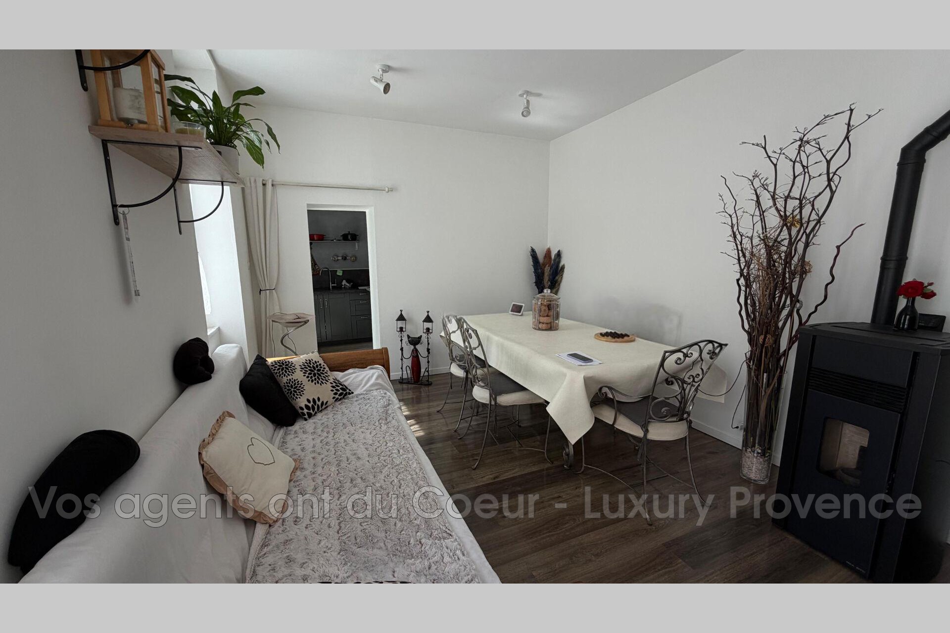 Photo 3 — LUXURY PROVENCE