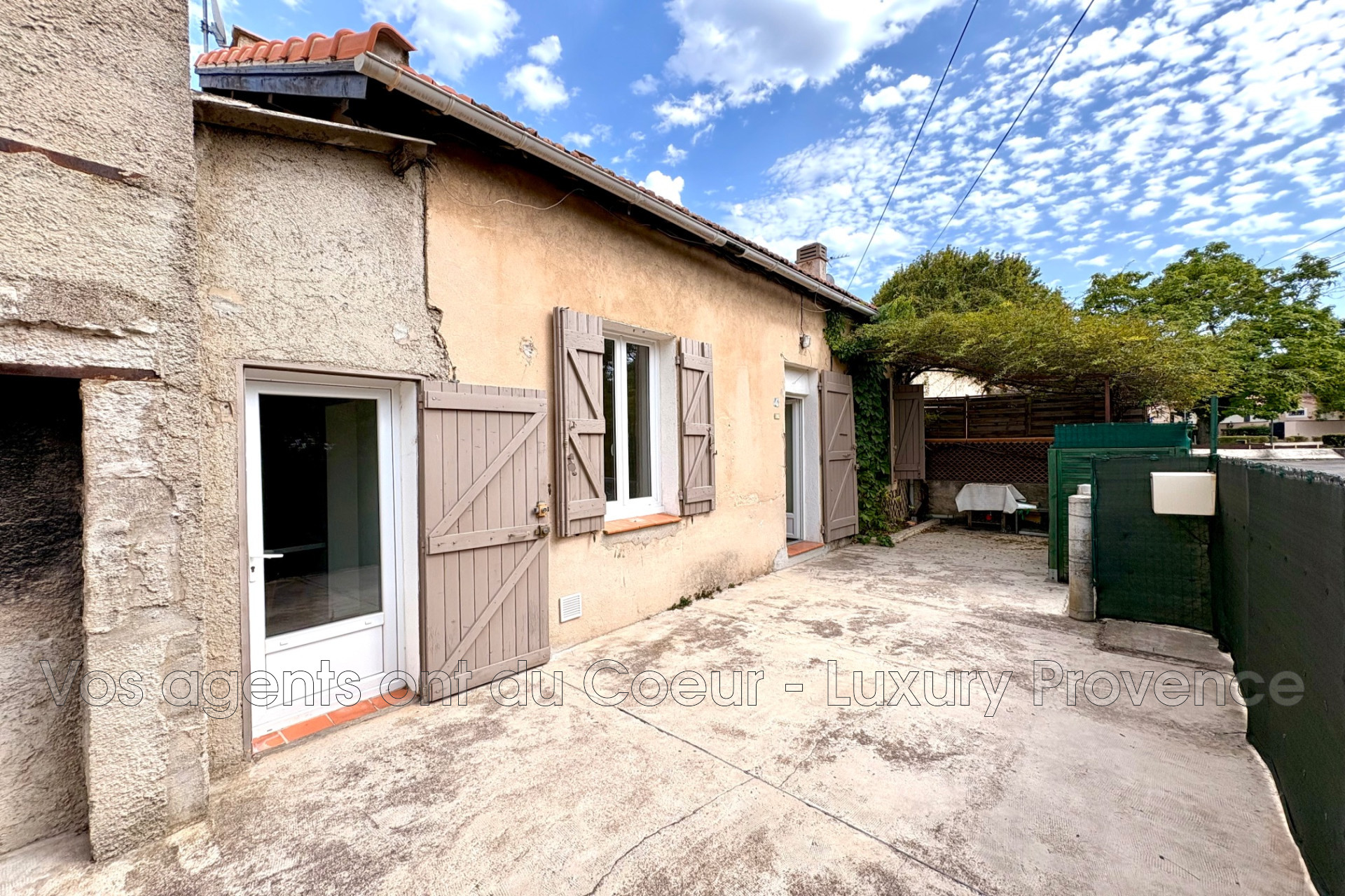 Photo 2 — LUXURY PROVENCE