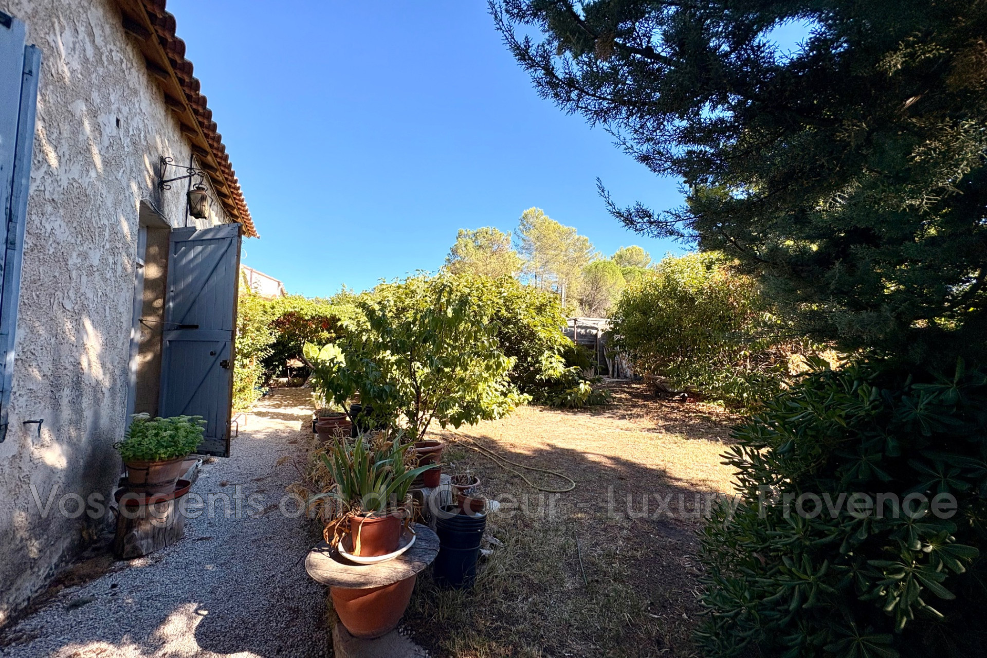 Photo 2 — LUXURY PROVENCE