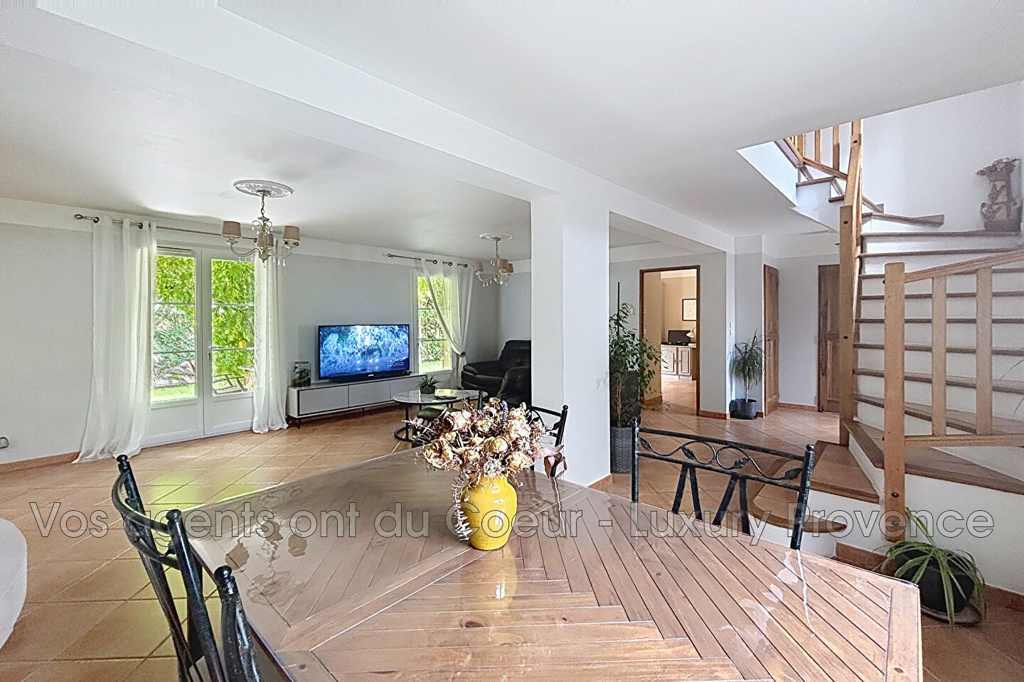 Photo 5 — LUXURY PROVENCE