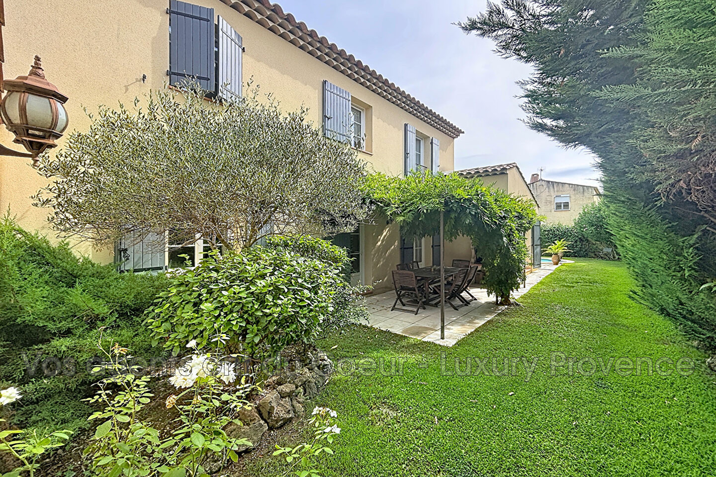 Photo 2 — LUXURY PROVENCE