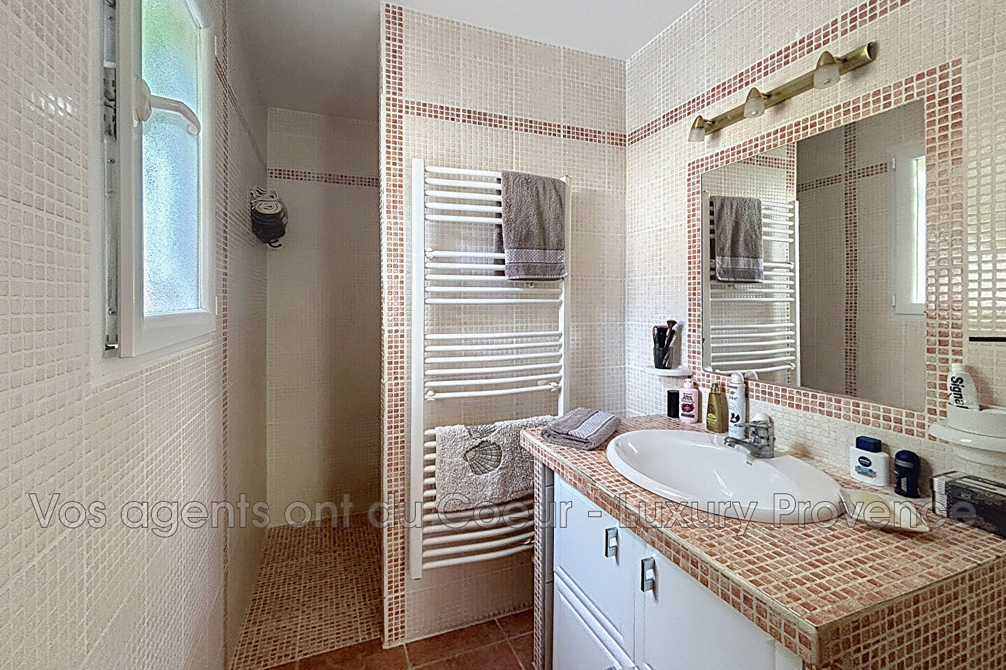 Photo 9 — LUXURY PROVENCE