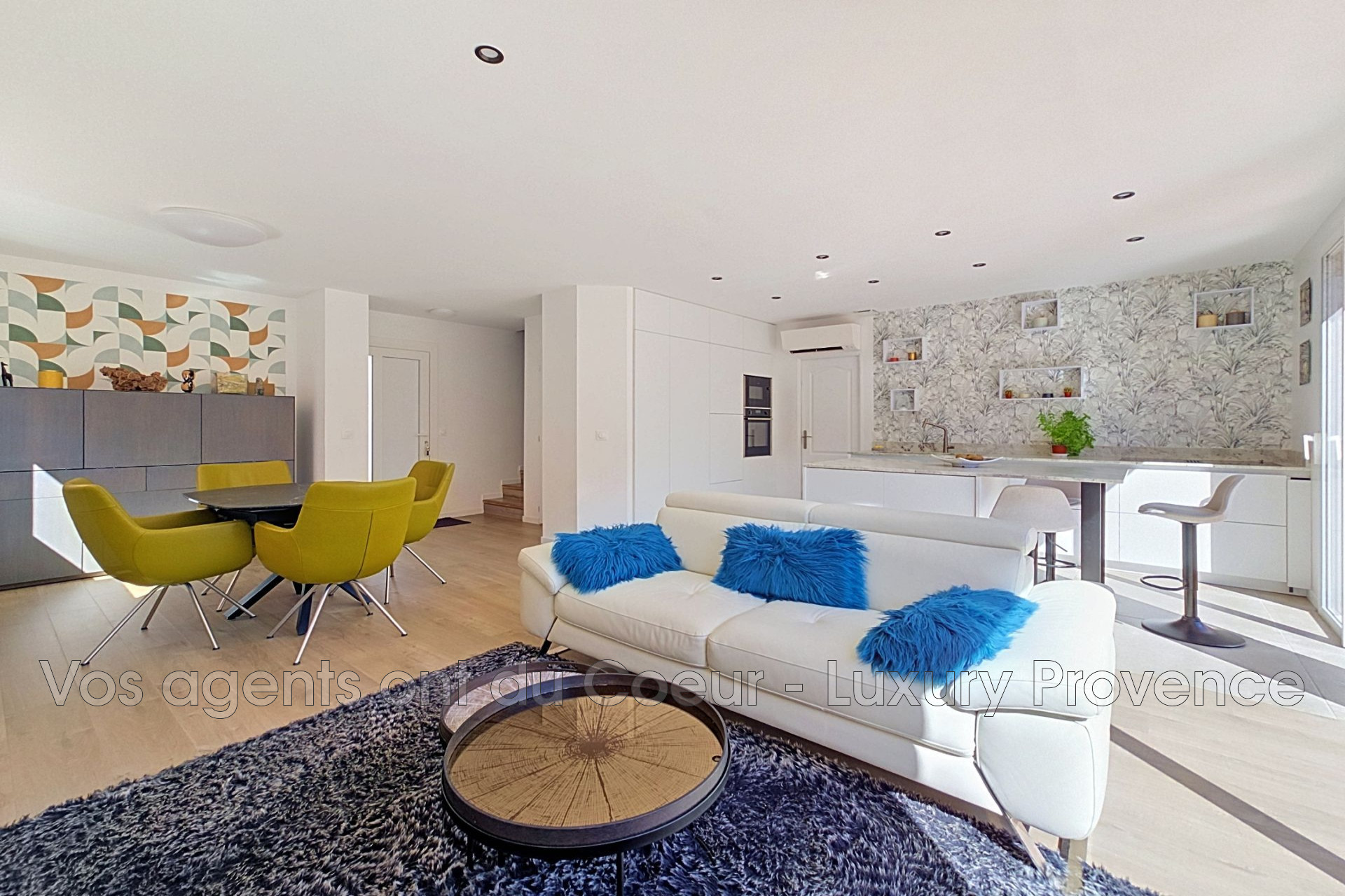 Photo 2 — LUXURY PROVENCE