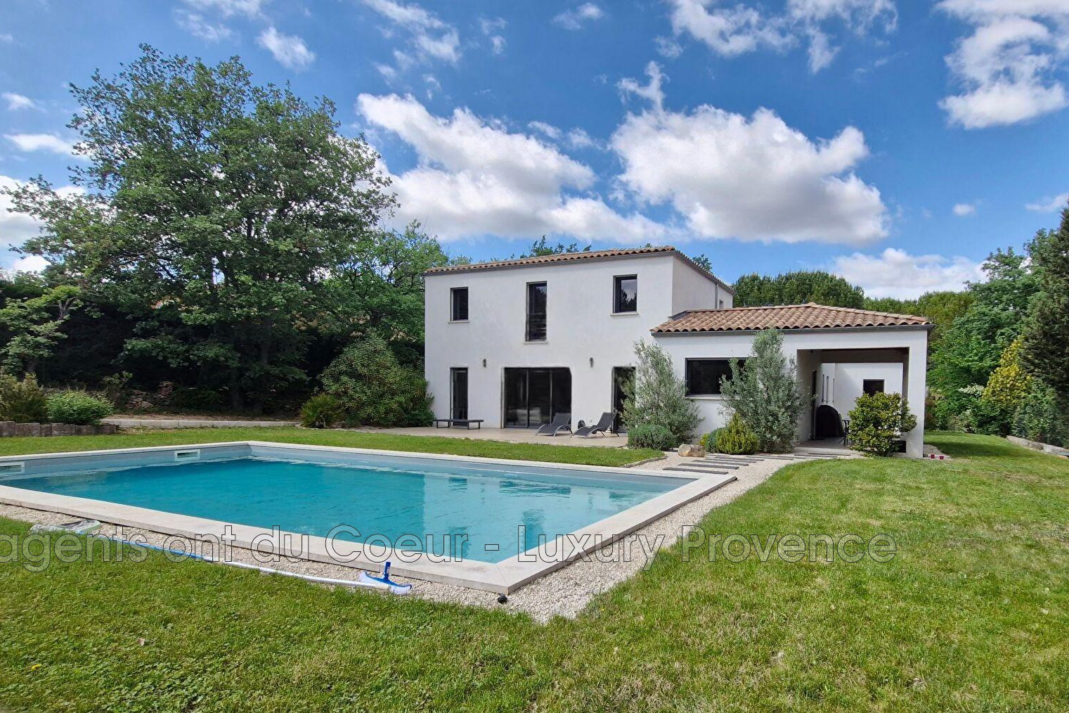 Photo 2 — LUXURY PROVENCE