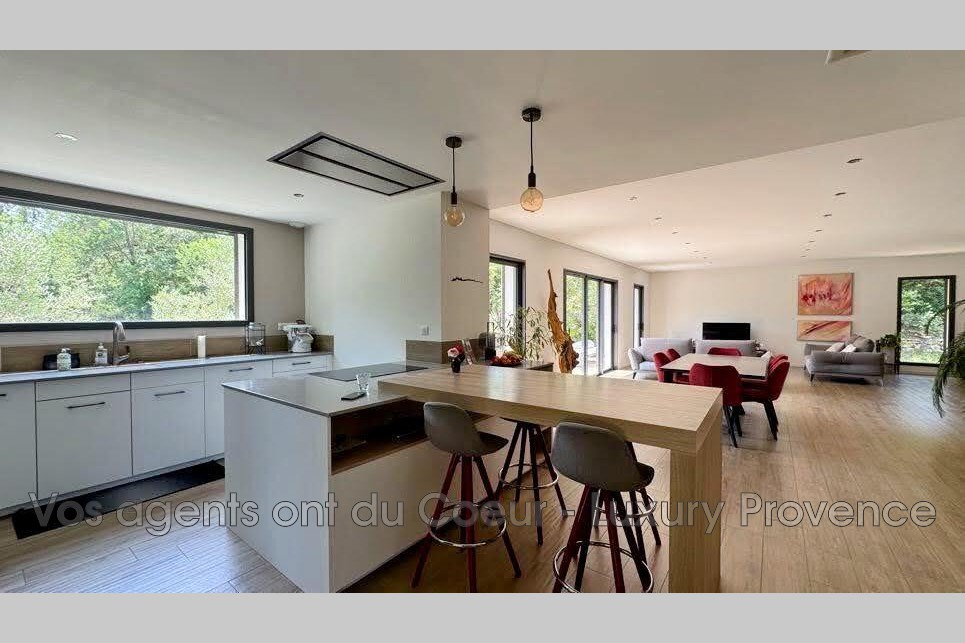 Photo 5 — LUXURY PROVENCE