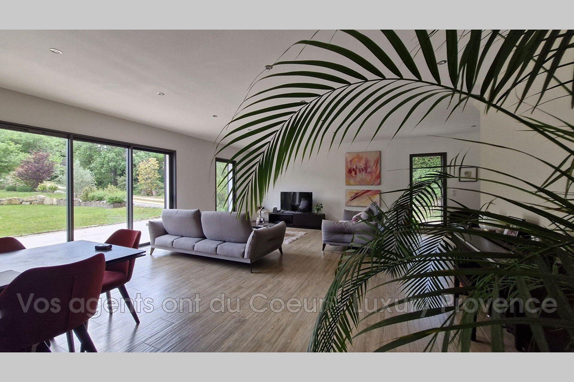 Photo 4 — LUXURY PROVENCE