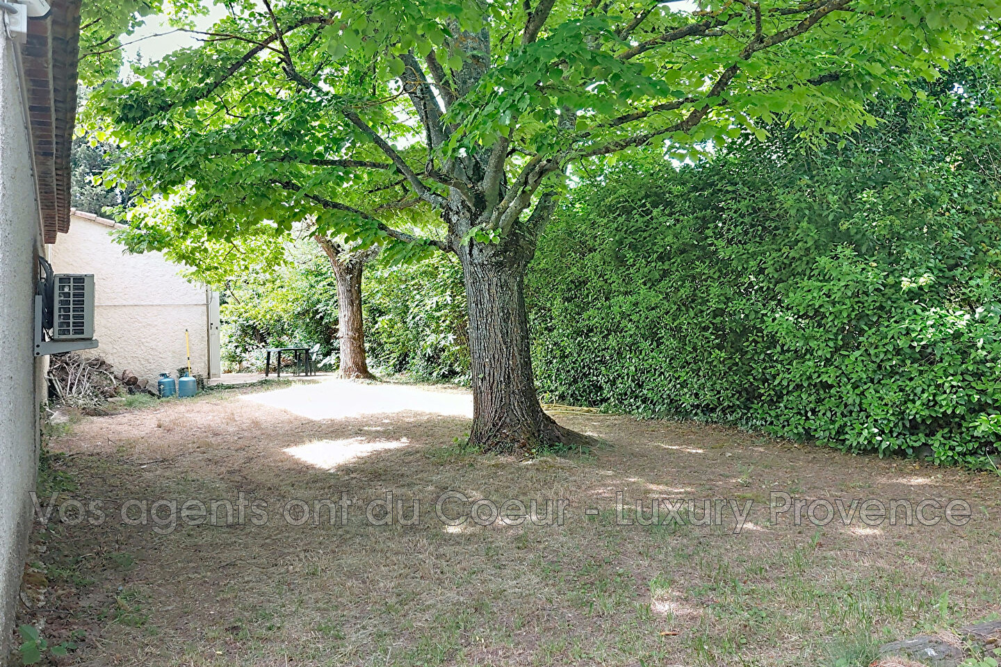 Photo 12 — LUXURY PROVENCE