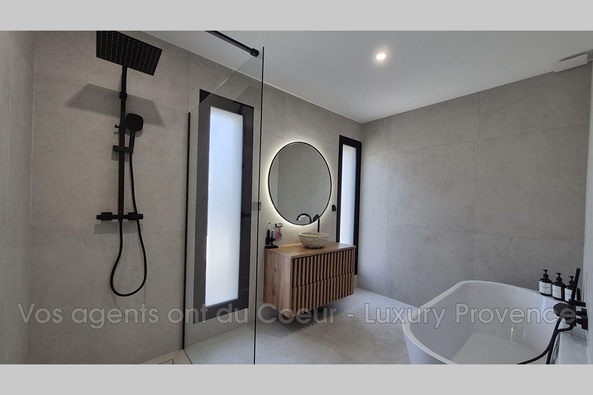 Photo 10 — LUXURY PROVENCE