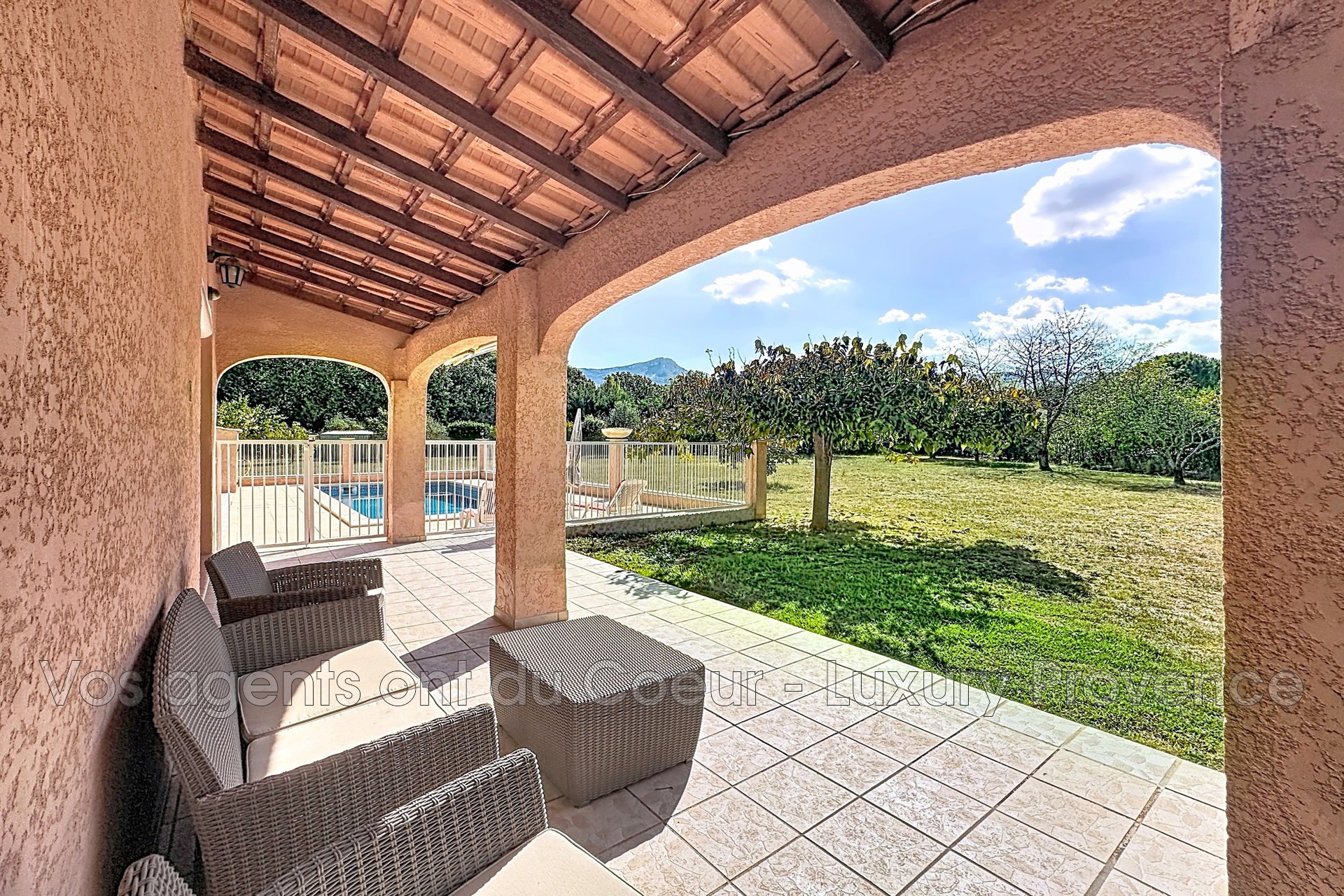 Photo 10 — LUXURY PROVENCE