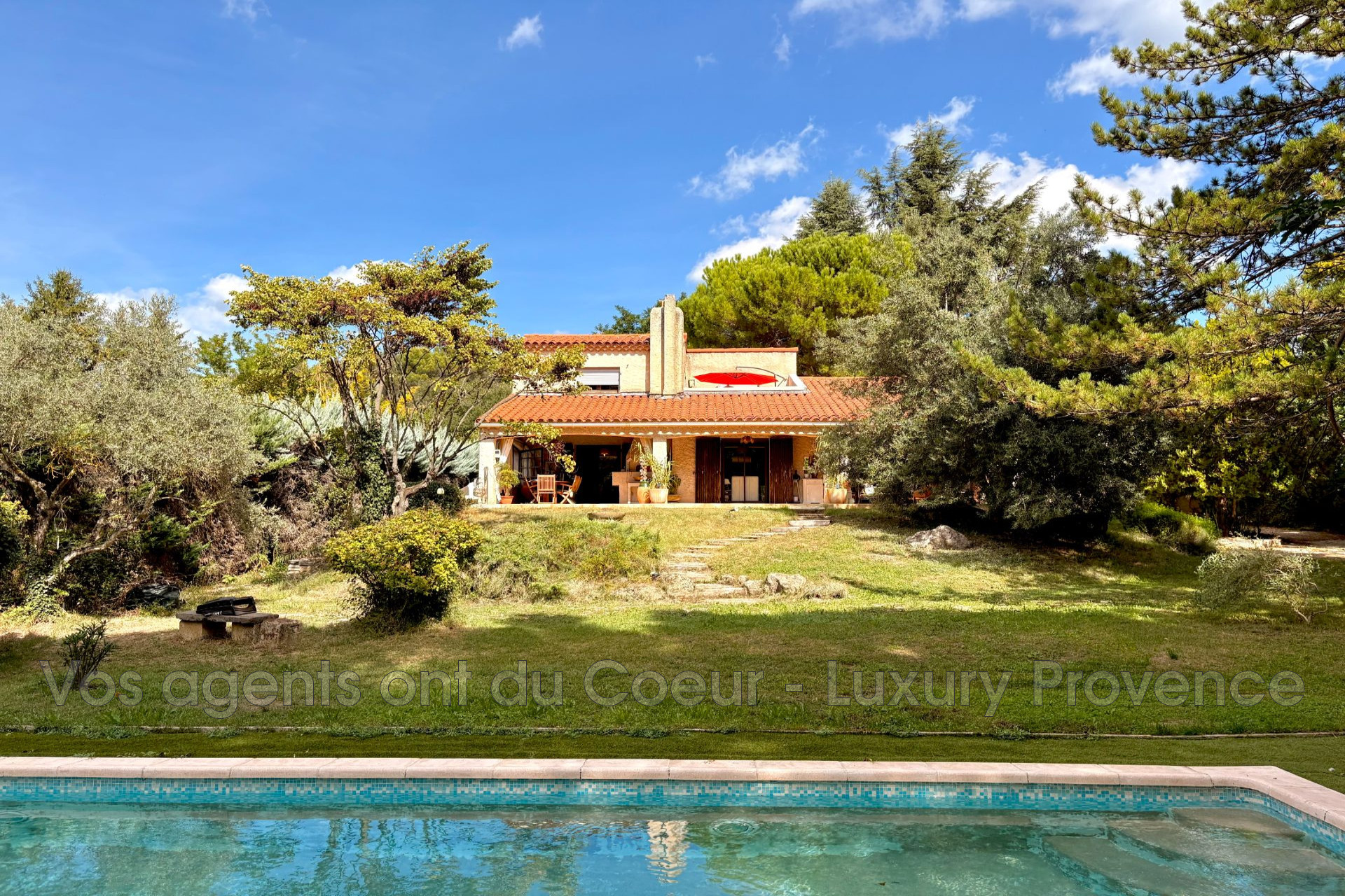 Photo 4 — LUXURY PROVENCE