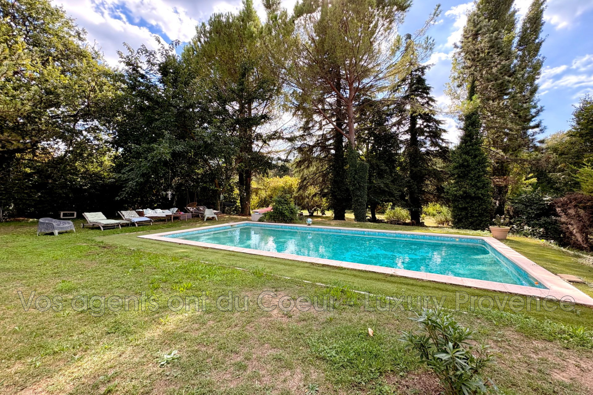 Photo 3 — LUXURY PROVENCE