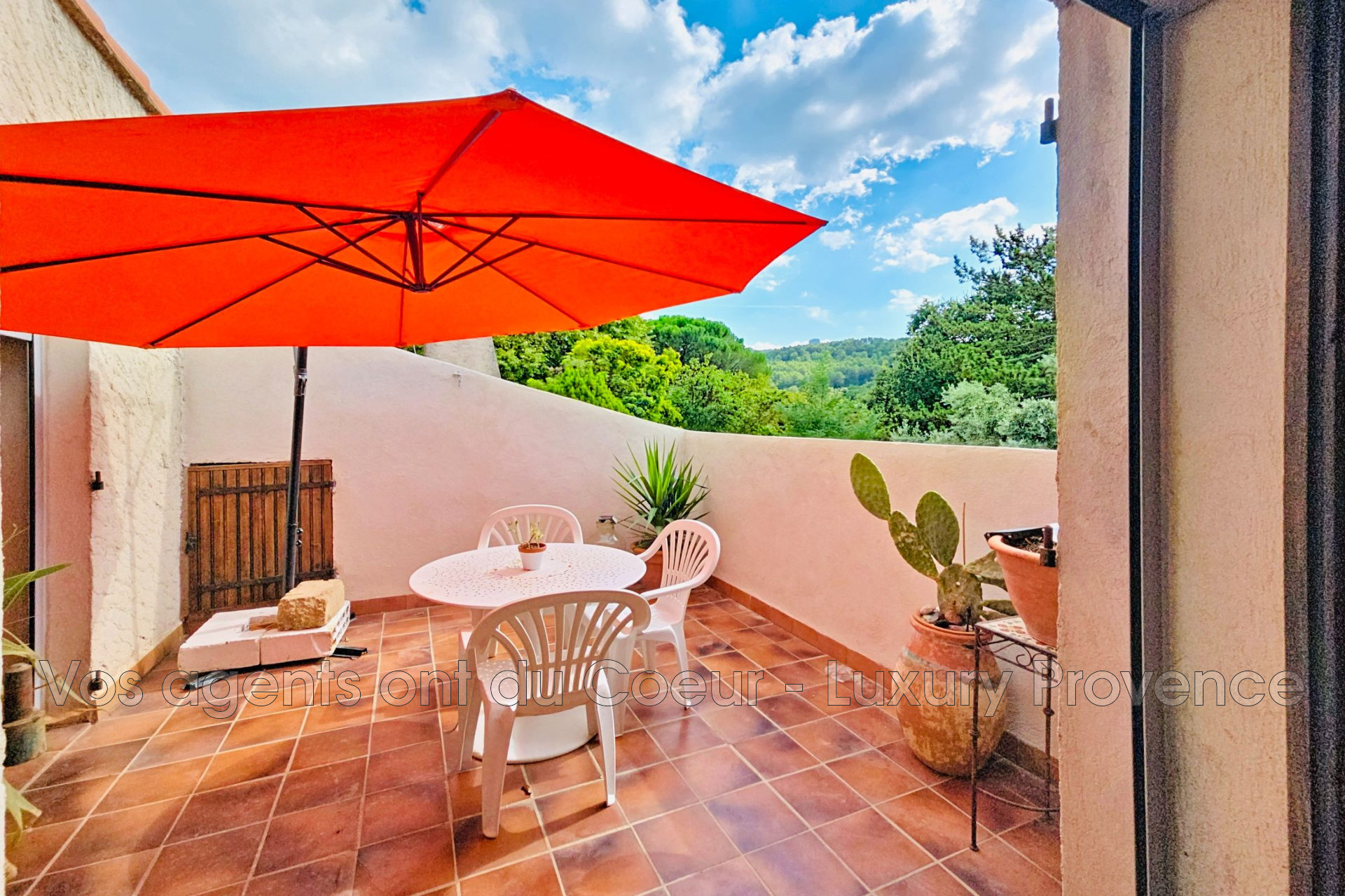 Photo 14 — LUXURY PROVENCE