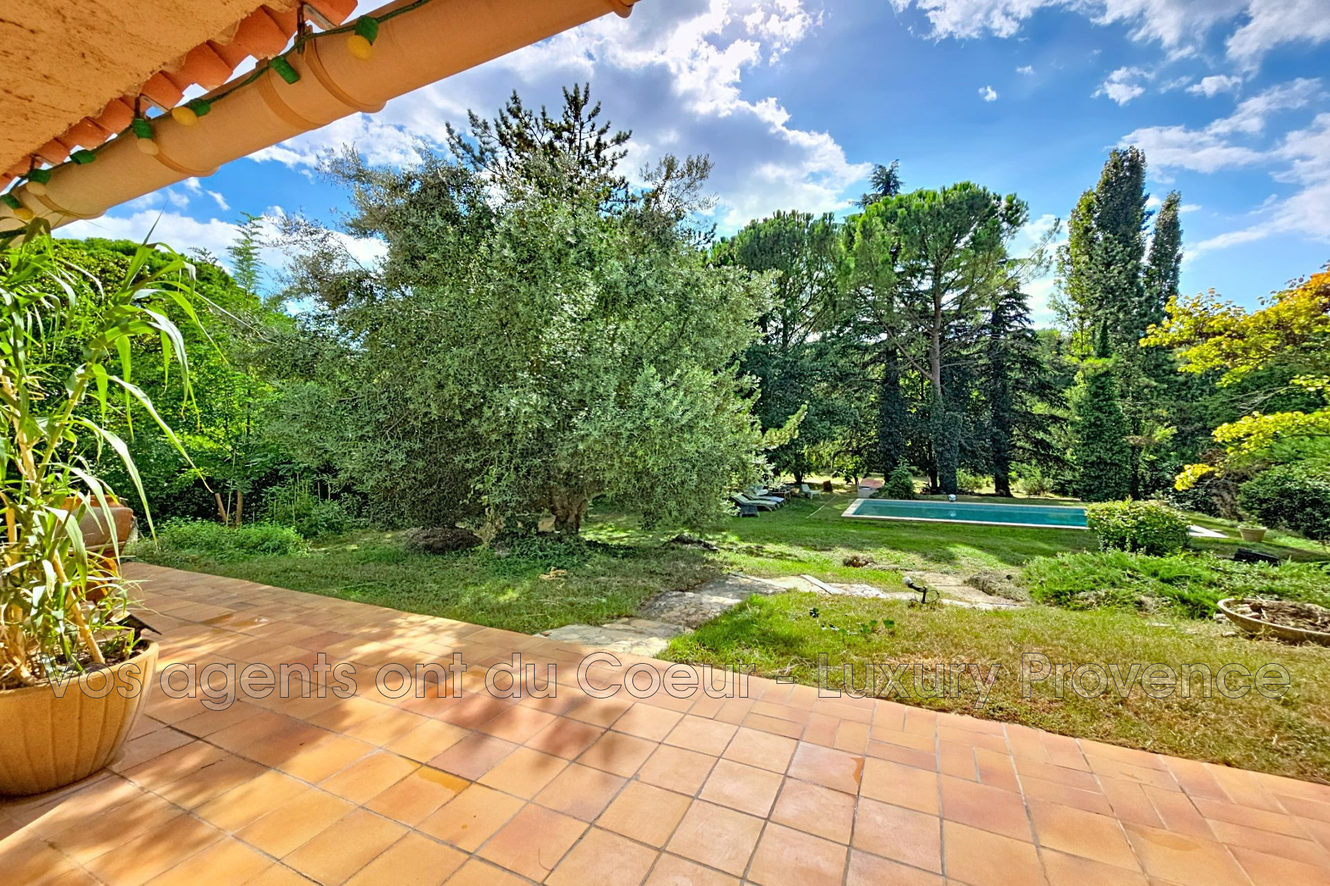 Photo 2 — LUXURY PROVENCE