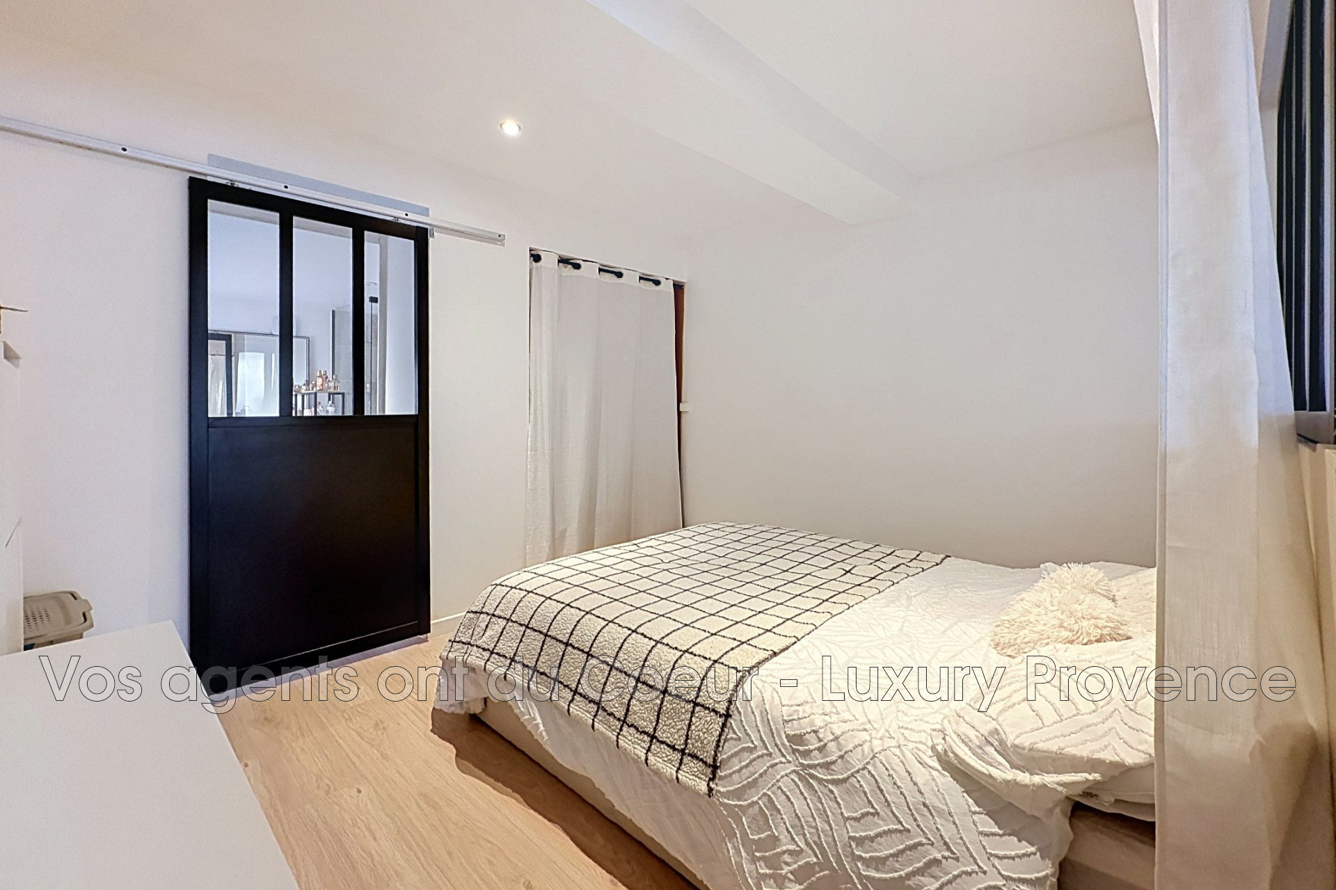 Photo 7 — LUXURY PROVENCE