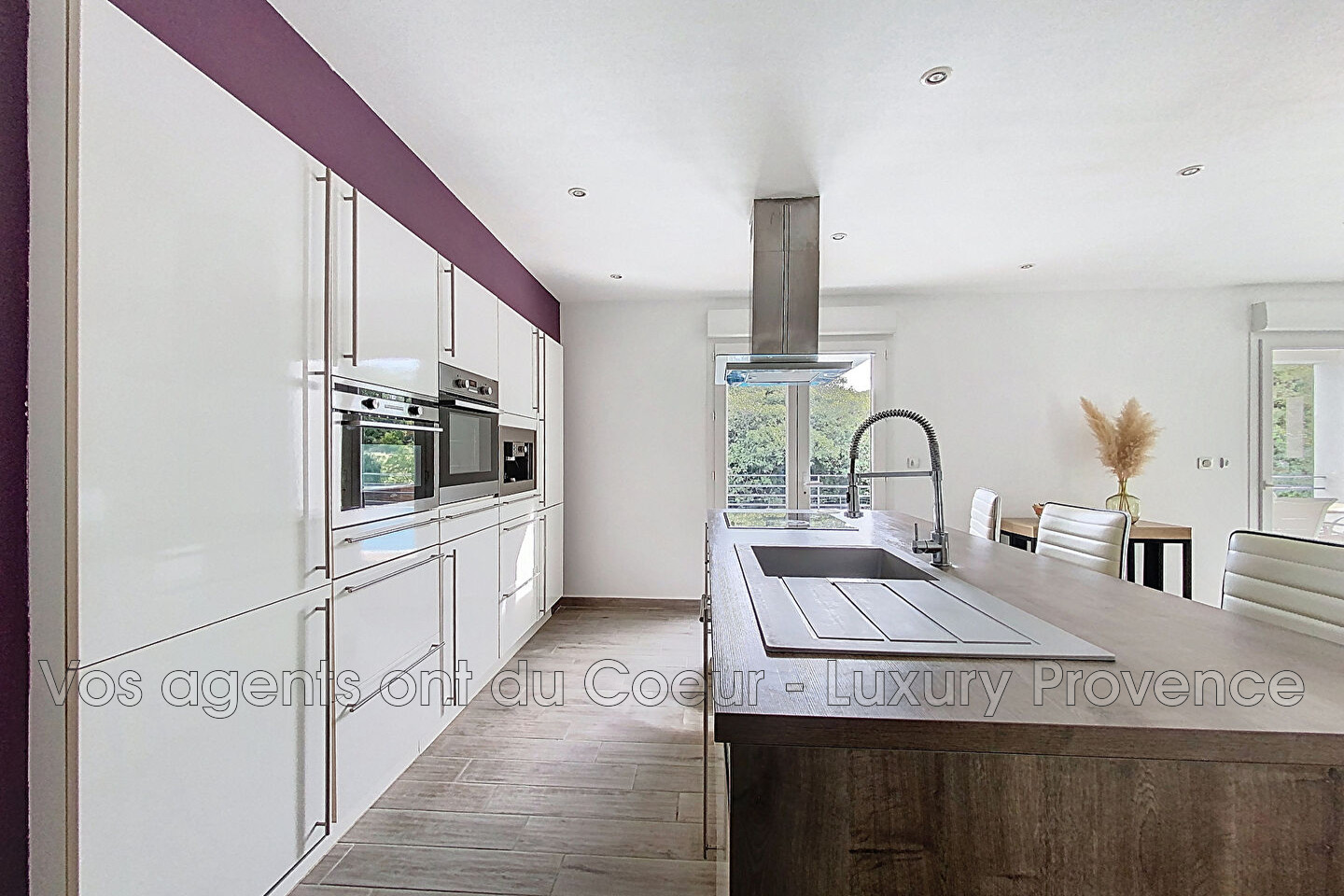 Photo 11 — LUXURY PROVENCE