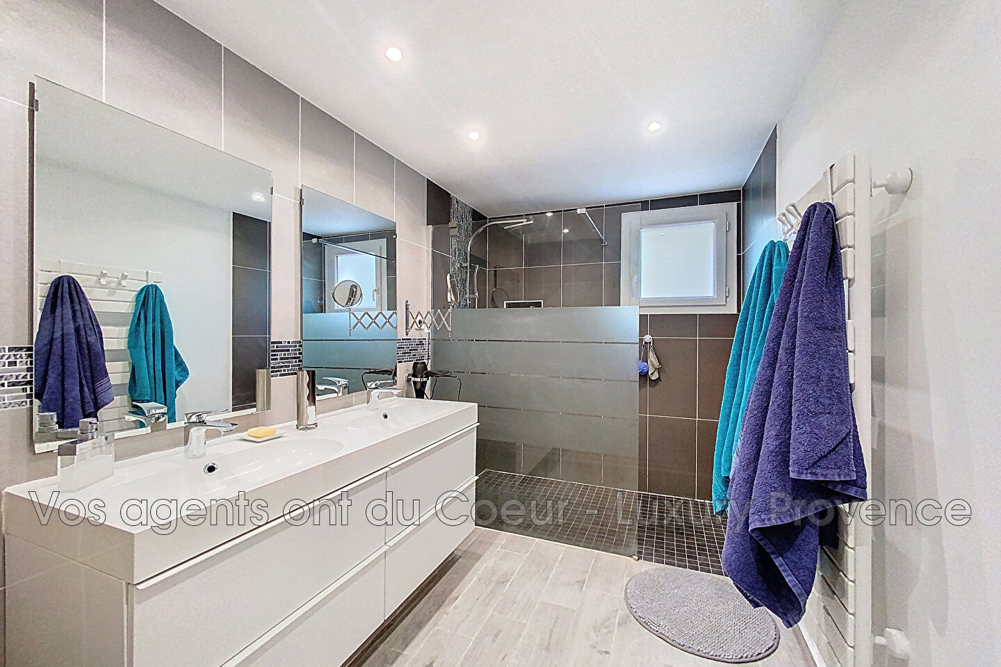 Photo 7 — LUXURY PROVENCE