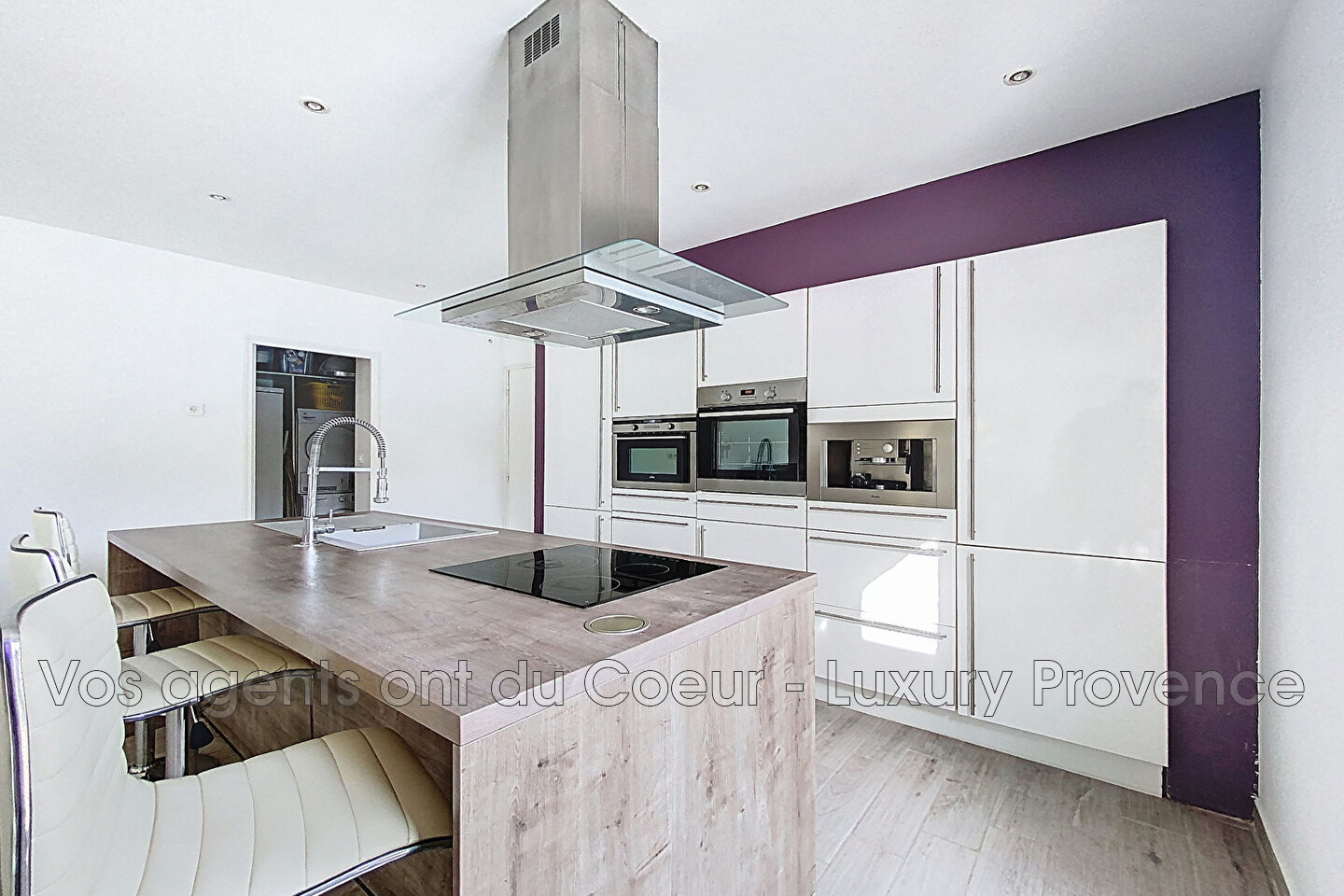 Photo 4 — LUXURY PROVENCE
