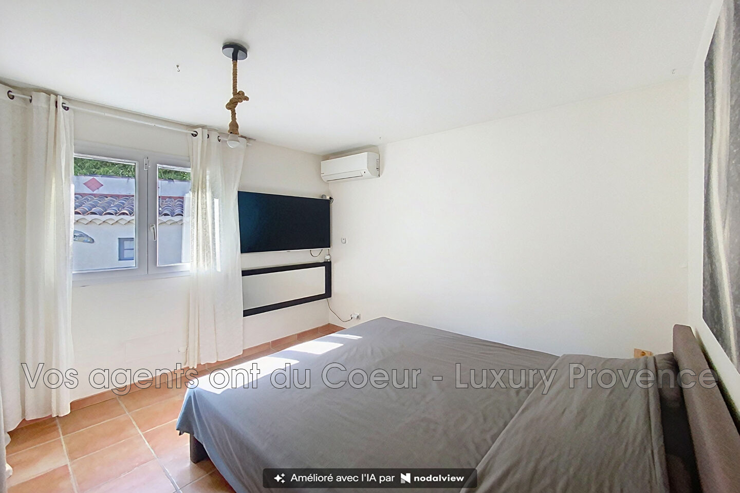Photo 5 — LUXURY PROVENCE