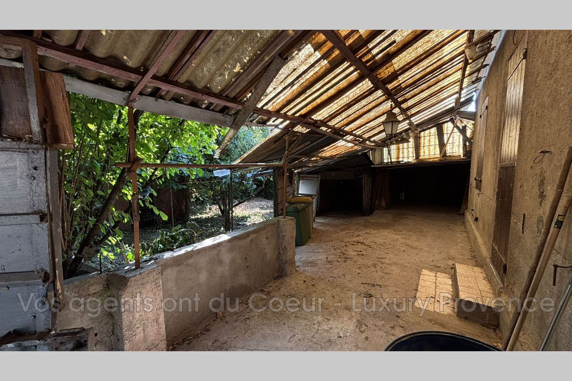 Photo 4 — LUXURY PROVENCE