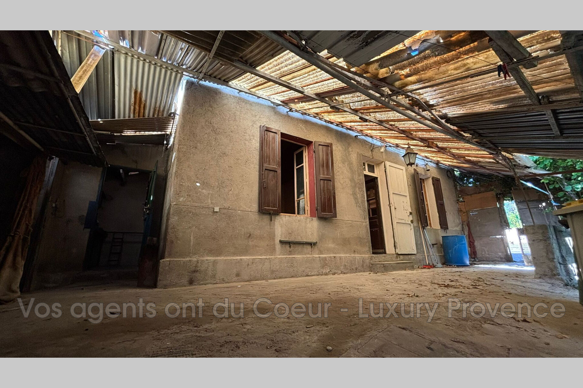 Photo 3 — LUXURY PROVENCE