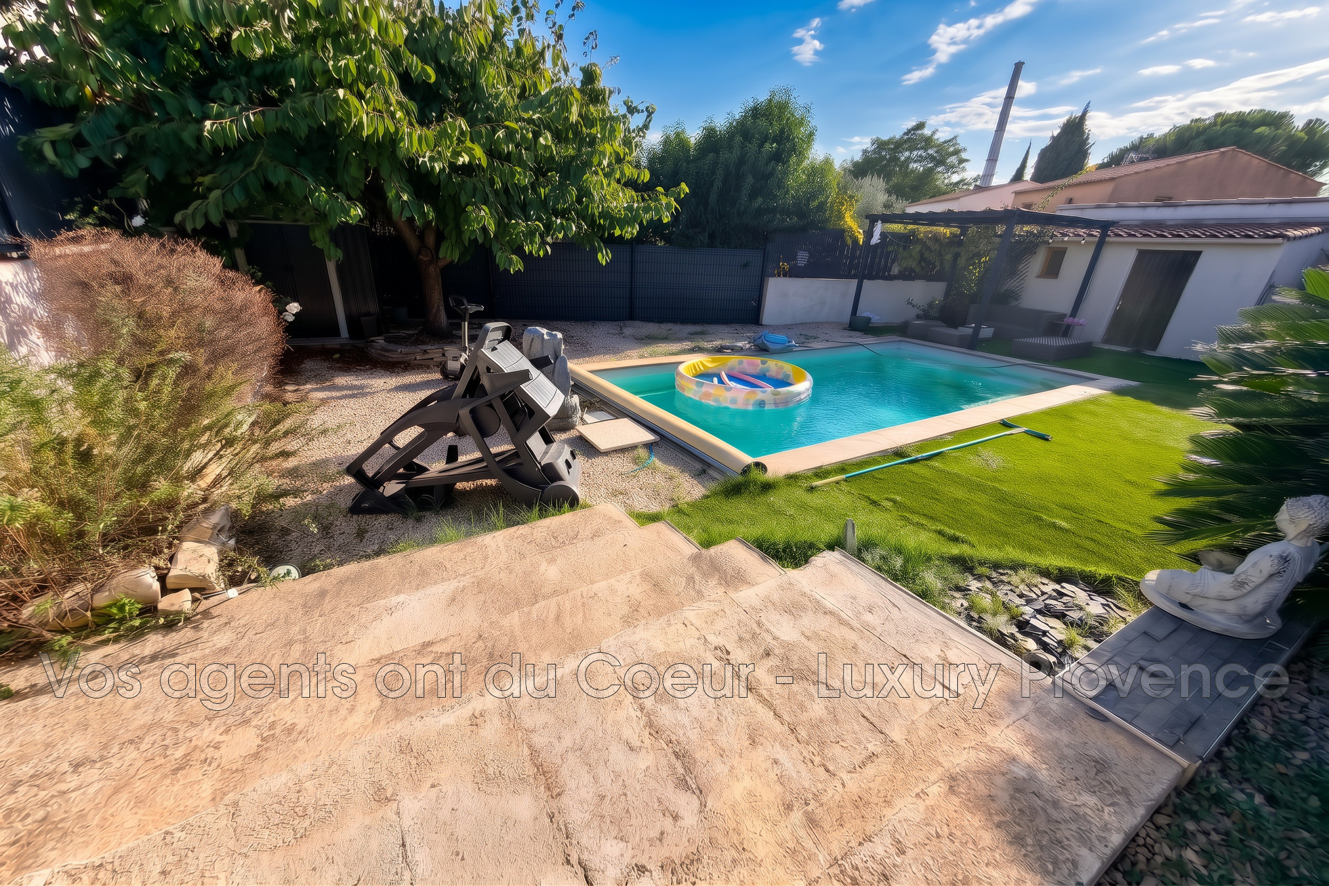 Photo 9 — LUXURY PROVENCE