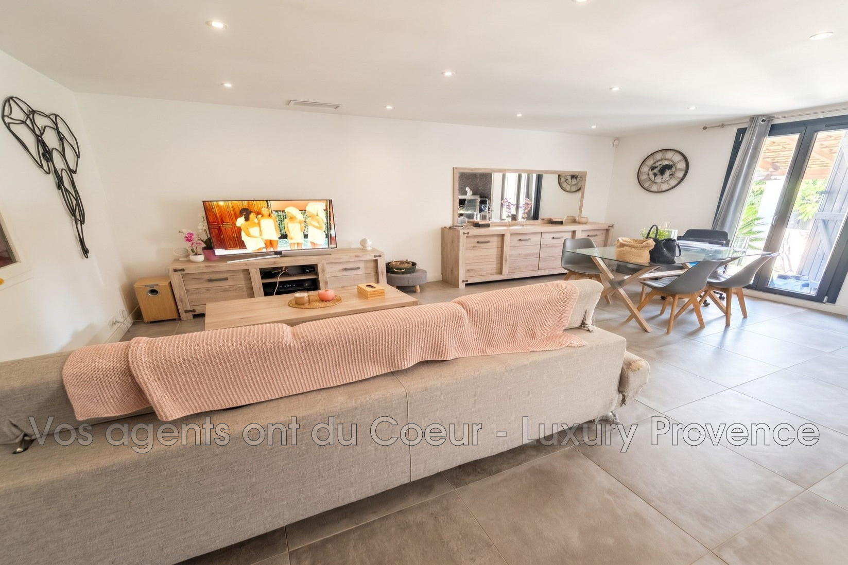 Photo 3 — LUXURY PROVENCE