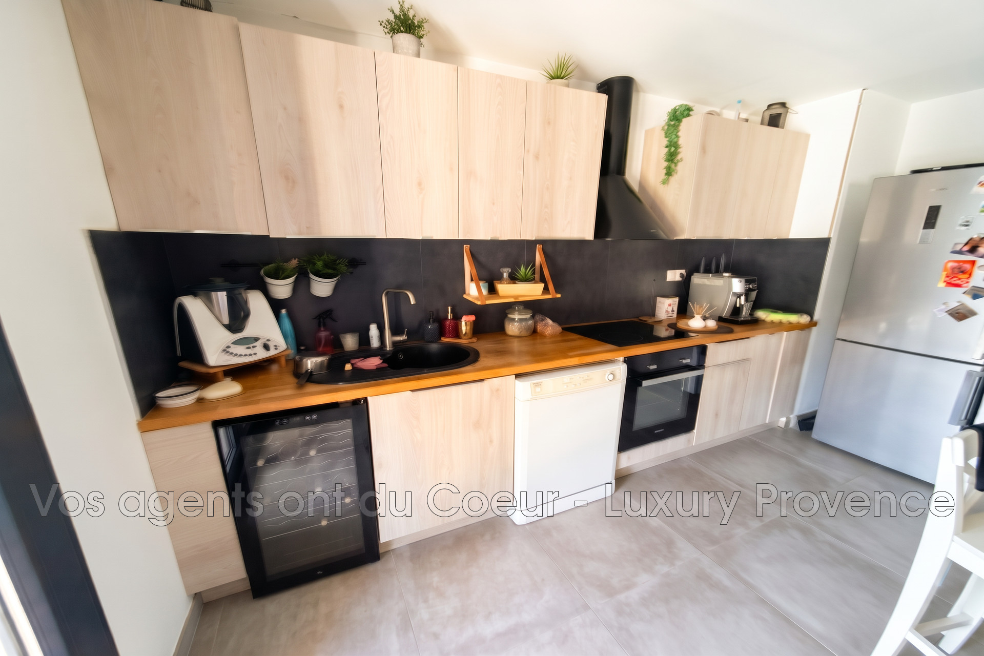 Photo 2 — LUXURY PROVENCE