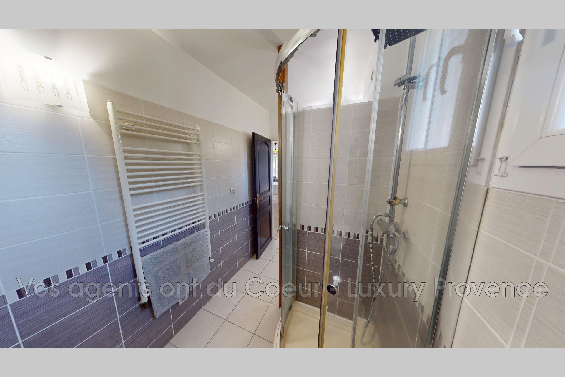 Photo 11 — LUXURY PROVENCE